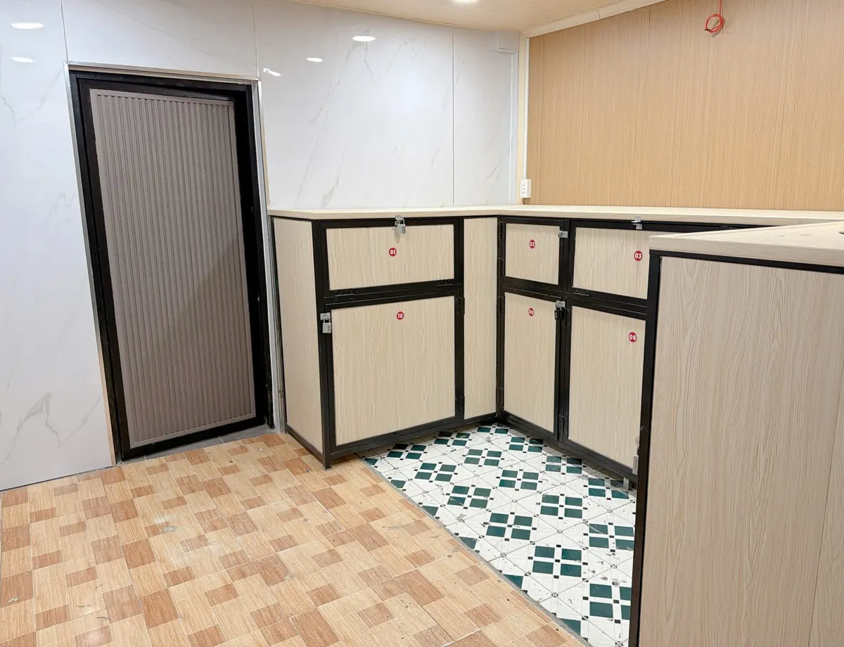 Luggage lockers on the ground floor of building 47 Nguyen Thai Binh
