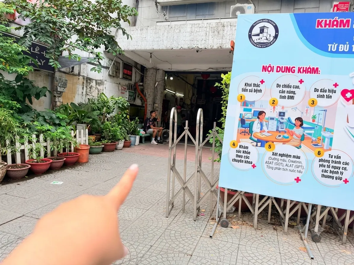 The entrance to building 47 Nguyen Thai Binh seen from the pavement